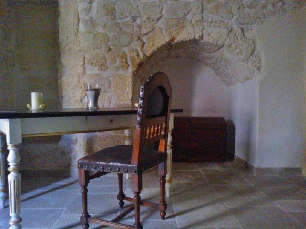 Borgovecchio Suite オストゥーニ エクステリア 写真