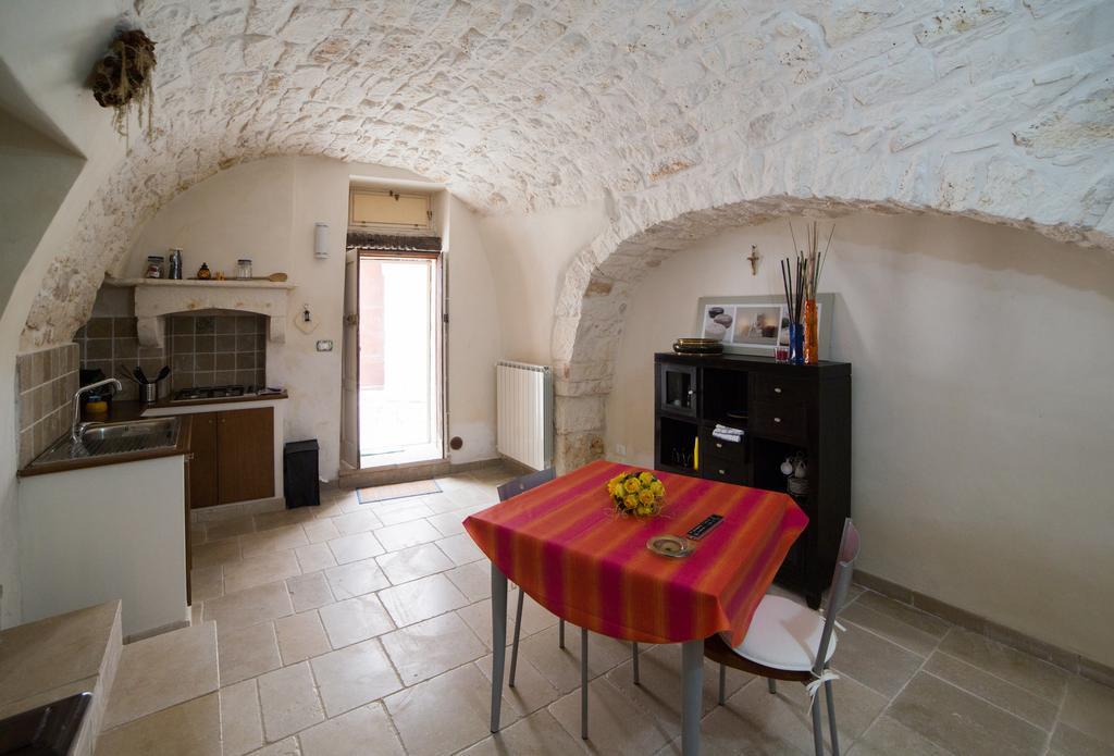 Borgovecchio Suite オストゥーニ エクステリア 写真
