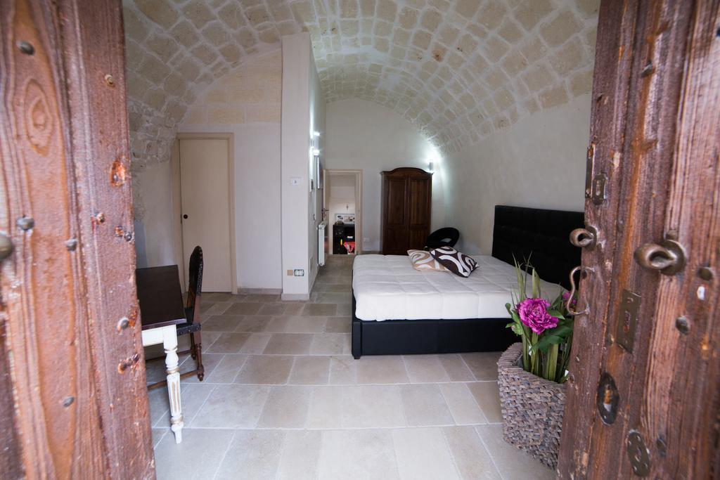Borgovecchio Suite オストゥーニ エクステリア 写真